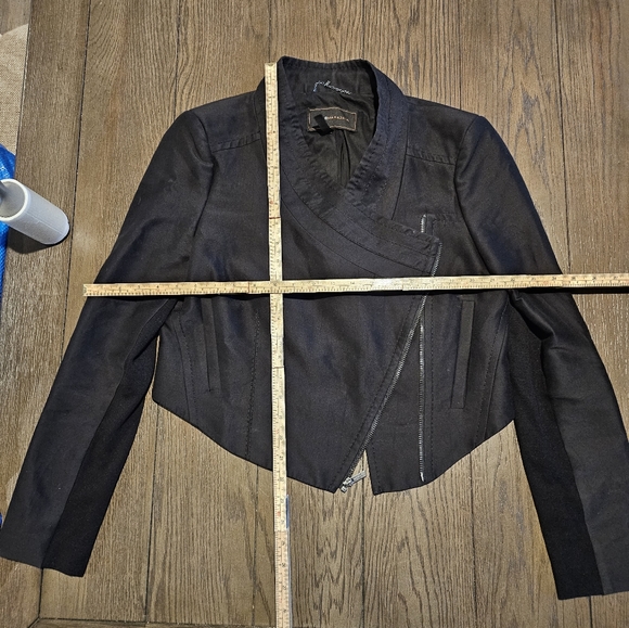 BCBGMaxAzria Jackets & Blazers - BCBGMAXAZRIA Asymmetrical full zip Size M jacket